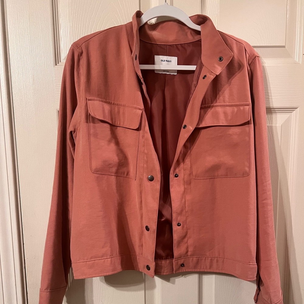 Old navy women’s top size M